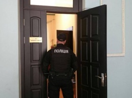 Обыски в квартирах Максима Невенчанного и его помощника очередное звено в цепи заказных дел по дискредитации представителей партии