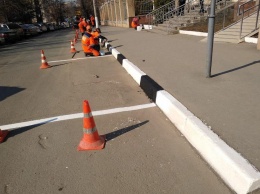 Более 15 тысяч метров дорожной разметки нанесено на улицы Симферополя за неделю