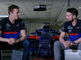 Видео: Даниил Квят и его инженер о Гран При Китая