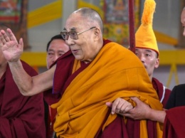 Далай-лама попал в больницу с инфекцией грудной клетки