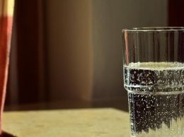 Топ-5 причин пить воду по утрам