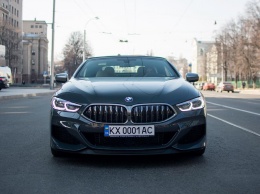 В Украине засняли новейшую BMW 8 с интересными номерами