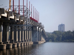 В Днепре заканчивают ремонт Нового моста