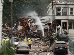 В США после взрыва бытового газа взлетел на воздух жилой дом, есть погибший