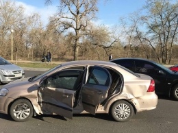 В Запорожской области пьяный водитель "БМВ" протаранил авто с грудничком в салоне