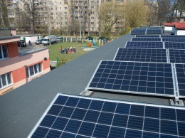 На крыше еще одного детского сада в Киеве установили солнечные панели
