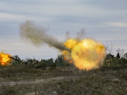 На Ровенском военном полигоне прошли учения артиллерии с боевой стрельбой (фото)