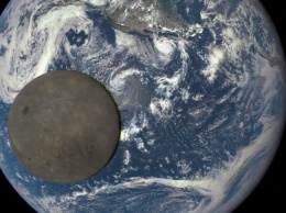 «Роскосмос» предложил построить базу на обратной стороне Луны