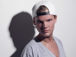 Фанатов Avicii покорила посмертная песня, выпущенная командой диджея (видео)