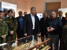 На выставке «Война глазами поисковиков» представлены артефакты, найденные на Керченском полуострове