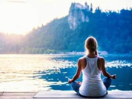 Болезнь Паркинсона можно облегчить, практикуя йогу с медитацией Mindfulness