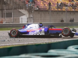 Формула 1. Пилот Toro Rosso Алекс Элбон разбился на тренировке Гран-при Китая