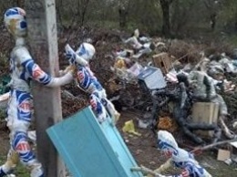 На свалке мусора в Кривом Роге художник поселил "человека-потребителя", - ФОТО, ВИДЕО