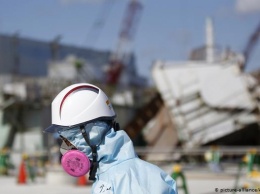 С АЭС "Фукусима-1" начат вывоз топливных стержней