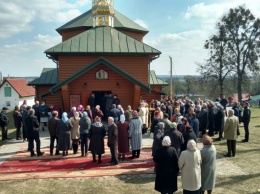 На Ровенщине сторонники УПЦ МП и ПЦУ поссорились во время двух богослужений