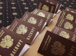 РосСМИ: В ОРДЛО начнут выдавать российские паспорта в обмен на отказ от украинского