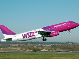 Лоукостер Wizz Air поднял цены на приоритетную посадку