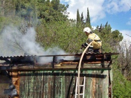 Крымские огнеборцы за сутки ликвидировали два пожара