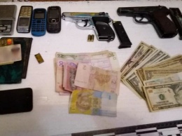 Полиция задержала в Херсоне наркоторговцев с 3 000 доз амфетамина на 500 000 гривен (фото)