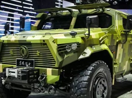 В Китае презентовали «убийцу» российского «Тигра» броневик Dongfeng Mengshi CSK131