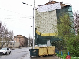 В Одессе уничтожили огромный мурал (ФОТО)