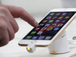 На Apple подали в суд из-за низких продаж iPhone