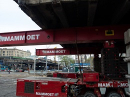 Для разборки Шулявского моста привлекли "мега-домкрат", чтобы ускорить работы (фото) - КГГА