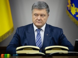 Порошенко об обеспечении бесперебойной работы «Приватбанка»: Интересы людей не должны пострадать