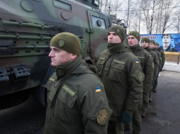 В центр Киева вошла военная техника, движение заблокировано: кадры происходящего