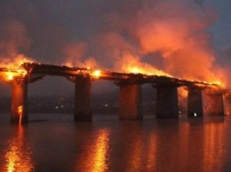 На дороге в Архангельской области сожгли мосты для строительства мусорного полигона из Москвы