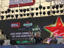 Red Bull Racing проводит демо-заезды в Ханое