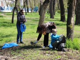 Эко-марафон в Приднепровске: более 100 человек убирали городской парк