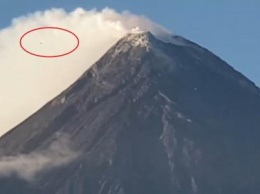 Захват без войны: У активного вулкана на Филиппинах обнаружили НЛО