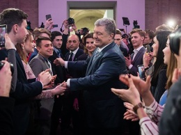 Не сдавайся! Как прошел второй тур выборов в штабе Петра Порошенко