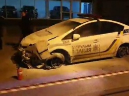 В Киеве пьяный парень угнал авто копов и сбил патрульную