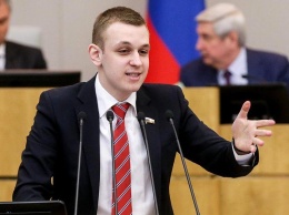 Самый молодой депутат Госдумы возмутился из-за "отвратительных" шуток Comedy Club и "Наша Russia"