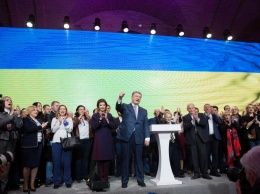 Кто эти 73%: фанатам Порошенко объяснили, почему так много украинцев поддержали Зеленского