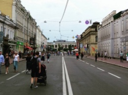 На пешеходной улице Сагайдачного в Киеве могут временно восстановить движение транспорта