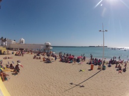 Мудро: в Испании посетители одного из пляжей договорились не говорить о политике