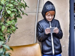 Вреден ли смартфон ребенку? В ООН призывают родителей не покупать детям телефоны из-за опасности развития болезней
