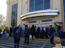 В Киеве "заминировали" Верховную Раду, все вокзалы и аэропорт: подробности