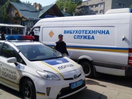 В Харькове из-за заминировании эвакуируют людей из 5 отелей и гимназии