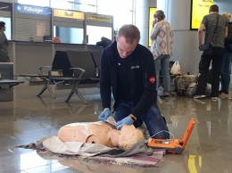 Одесский аэропорт обзавелся прибором для спасения пассажиров после остановки сердца