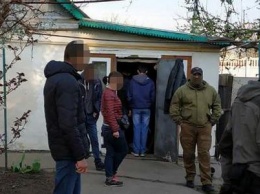 Под Киевом супруги ради квартиры в столице больше года избивали мужчину трубой