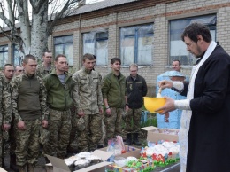 Бойцы ВСУ показали "убойную писанку" - самую необычную в Украине: такого вы еще не видели