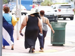 Названы 5 причин, делающих женщин толстыми