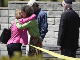 В результате стрельбы по синагоге в американском Сан-Диего один человек погиб, трое ранены