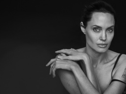 Становится только хуже: Анджелину Джоли парализовало