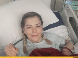В Британии девушку разбил инсульт из-за привычки хрустеть шеей