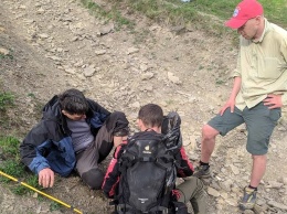 В Закарпатье в горах обнаружили раненного туриста: им оказался житель Днепра, - ФОТО